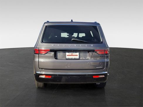Used 2024 Jeep Wagoneer Series II image 5