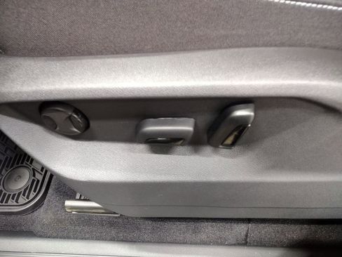 New 2026 Volkswagen Atlas SE image 21