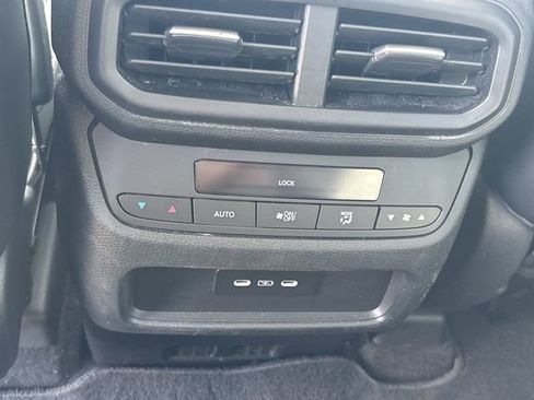 Used 2025 Honda Pilot EX-L image 18