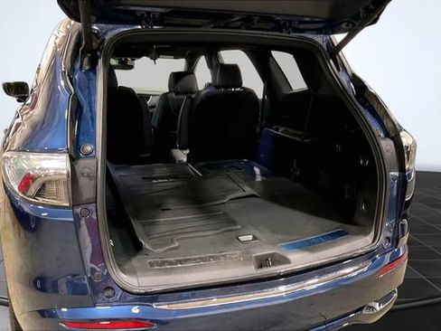 Used 2023 Buick Enclave Avenir w/ Avenir Technology Package AWD/4WD image 6