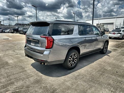 Used 2022 GMC Yukon XL AT4 AWD/4WD image 11