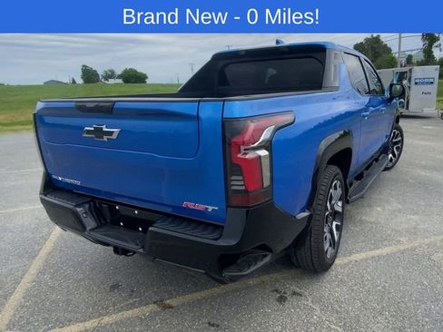 Used 2025 Chevrolet Silverado EV RST AWD/4WD image 8