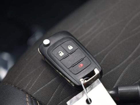 Used 2015 Buick Encore FWD image 30