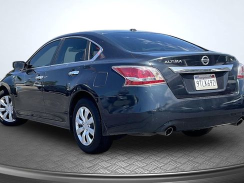 Used 2015 Nissan Altima 2.5 S w/ Power Driver Seat Package FWD image 2