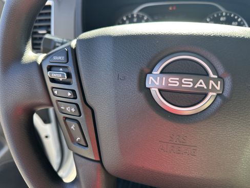 Used 2022 Nissan Frontier SV w/ Technology Package image 25