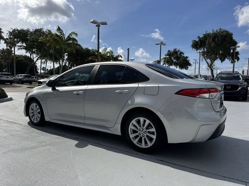 Used 2023 Toyota Corolla LE w/ LE Convenience Package FWD image 26