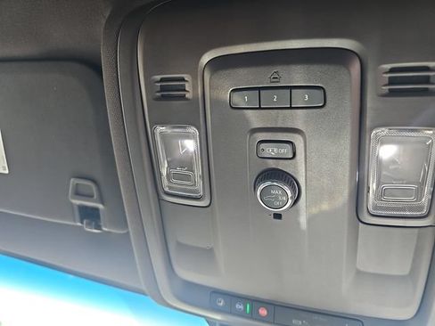 Certified 2024 GMC Yukon XL SLT AWD/4WD image 24