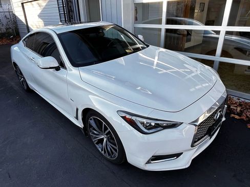 Used 2018 INFINITI Q60 3.0t Luxe image 1