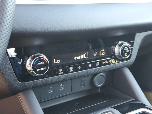 New 2026 Mitsubishi Outlander SE FWD image 24