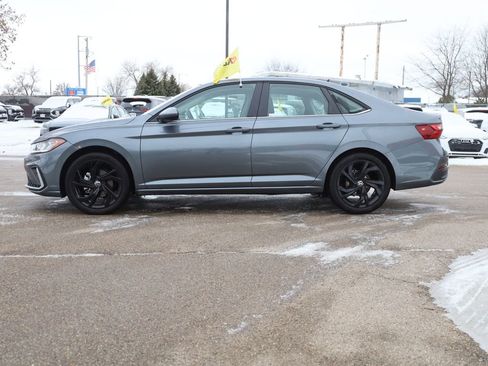Used 2025 Volkswagen Jetta SE w/ Sunroof Package image 6