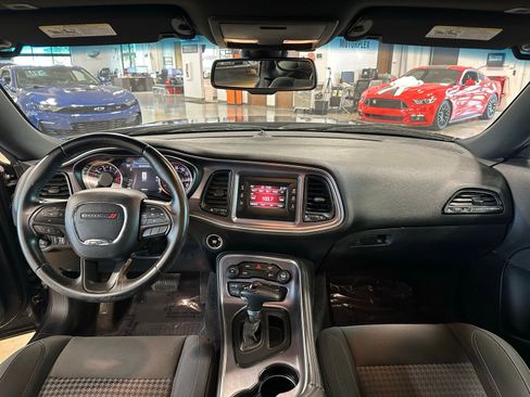 Used 2017 Dodge Challenger R/T image 16