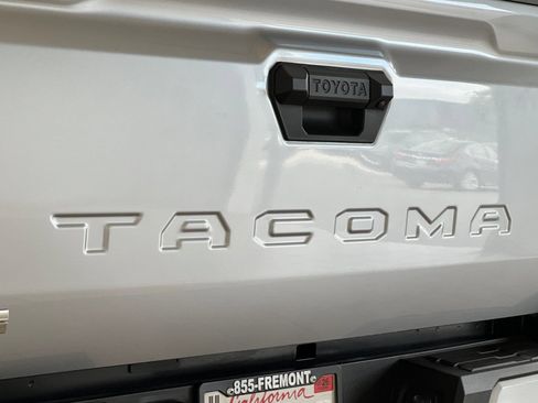Certified 2025 Toyota Tacoma SR5 w/ SR5 Upgrade Package AWD/4WD image 26