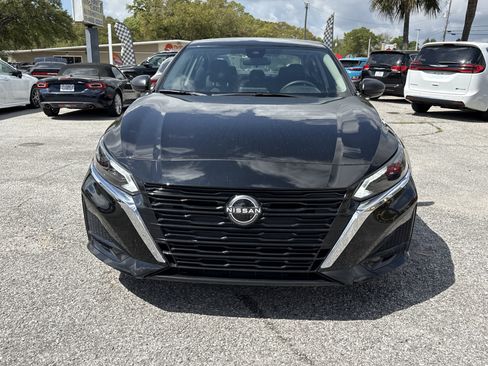 Used 2025 Nissan Altima 2.5 SV FWD image 8