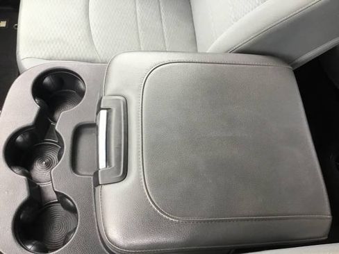 Used 2017 RAM 2500 Tradesman w/ Chrome Appearance Group AWD/4WD image 18