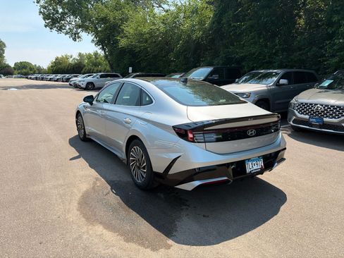 Used 2026 Hyundai Sonata SEL FWD image 4