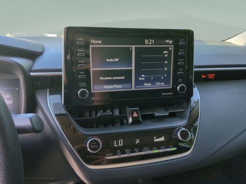 Used 2021 Toyota Corolla LE FWD image 26