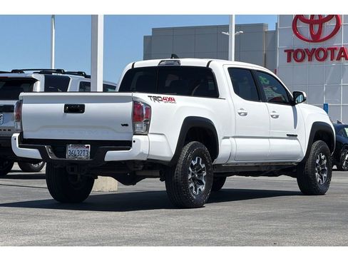 Certified 2023 Toyota Tacoma TRD Off-Road w/ Advanced Technology Package AWD/4WD image 4
