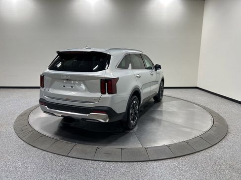 New 2026 Kia Sorento S image 5