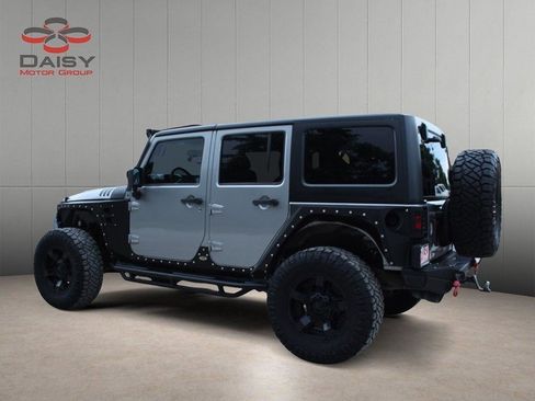 Used 2013 Jeep Wrangler Unlimited Sahara w/ Connectivity Group AWD/4WD image 7