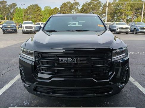 Used 2023 GMC Acadia SLT w/ Elevation Edition image 3