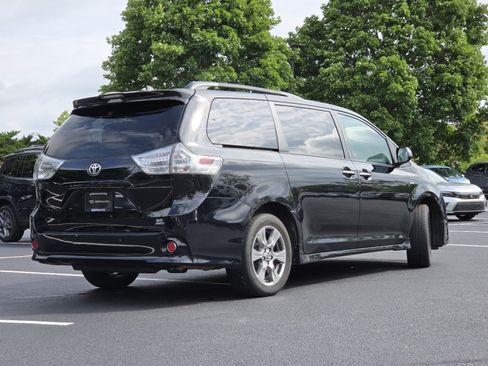 Used 2019 Toyota Sienna SE w/ SE Preferred Package AWD/4WD image 20