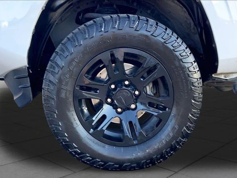 Used 2019 Toyota Tacoma SR w/ SR Convenience Package RWD image 11