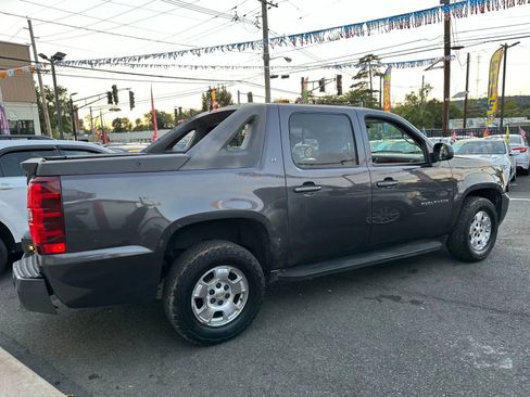 Used 2010 Chevrolet Avalanche LT w/ Luxury Package image 4