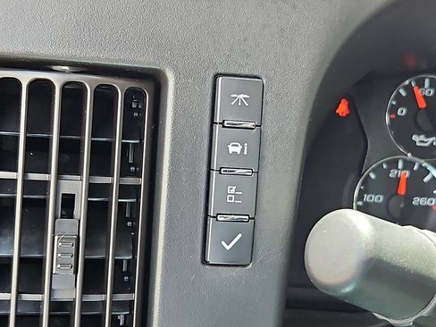 Used 2022 Chevrolet Express 2500 w/ Driver Convenience Package RWD image 21