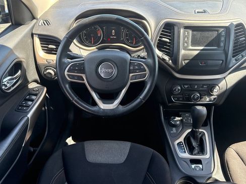 Used 2017 Jeep Cherokee Sport w/ Cold Weather Group image 17