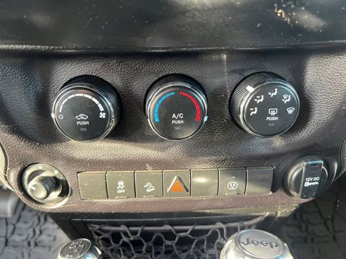 Used 2018 Jeep Wrangler Sport image 22