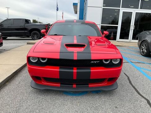 Used 2016 Dodge Challenger SRT Hellcat image 2