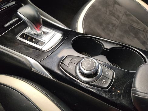 Used 2019 INFINITI QX30 Sport image 26