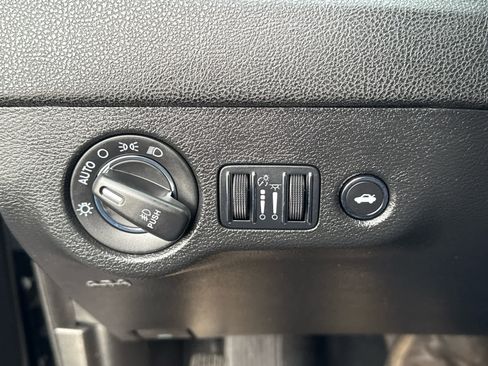 Used 2023 Chrysler 300 Touring L w/ Popular Equipment Group image 23