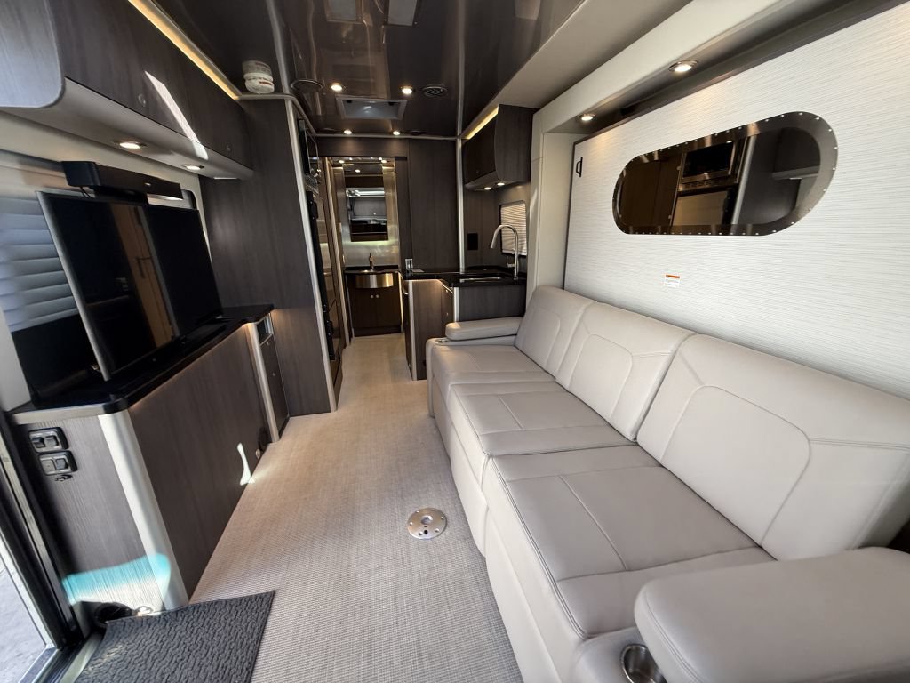 Used 2020 Mercedes-Benz Sprinter 3500 image 34