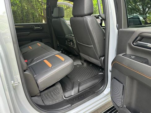 Used 2024 GMC Sierra 2500 AT4 w/ AT4 Premium Plus Package image 23