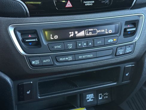 Used 2023 Honda Passport TrailSport image 23
