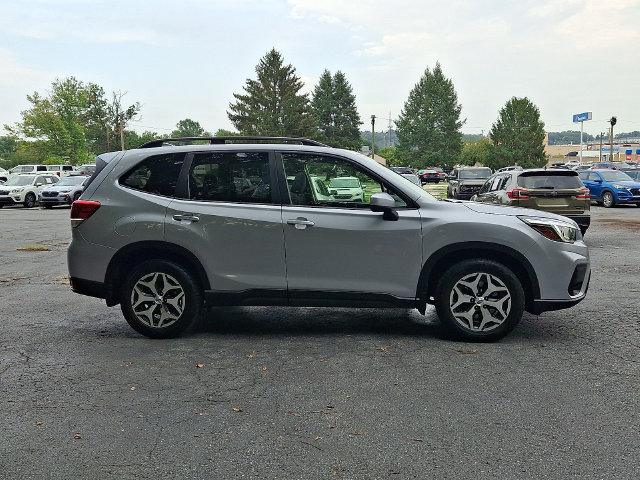 Used 2019 Subaru Forester Premium AWD/4WD image 9