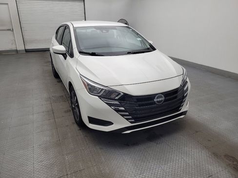 Used 2024 Nissan Versa SV image 14