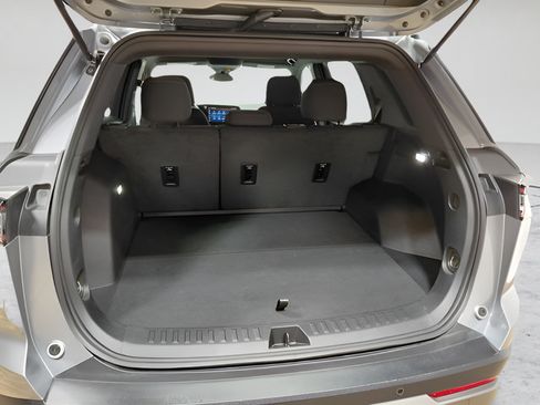 Used 2026 Chevrolet Equinox LT AWD/4WD image 38