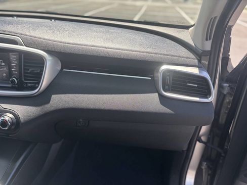 Used 2019 Kia Sorento L image 25