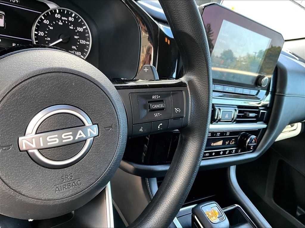 Used 2022 Nissan Pathfinder S AWD/4WD image 19