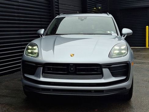 Certified 2023 Porsche Macan image 10