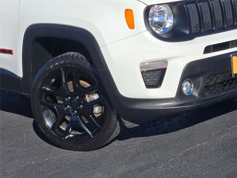 Certified 2020 Jeep Renegade Latitude image 3