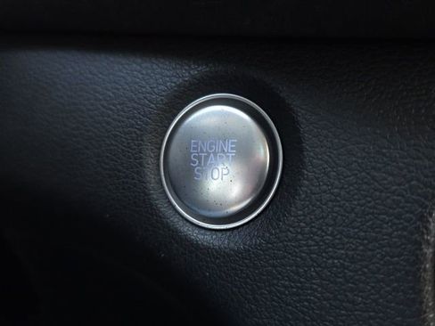 Used 2019 Hyundai Santa Fe Limited image 13