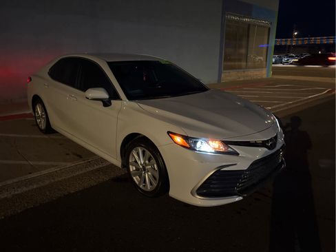 Used 2024 Toyota Camry LE image 16