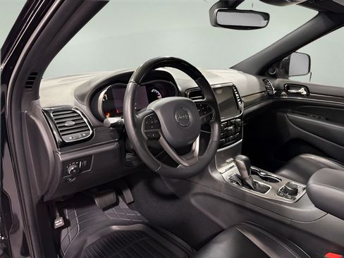 Used 2020 Jeep Grand Cherokee Overland AWD/4WD image 11