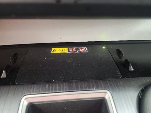Used 2025 Toyota Sienna XLE FWD image 51