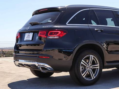 Used 2020 Mercedes-Benz GLC 300 4MATIC w/ Parking Assistance Package image 9