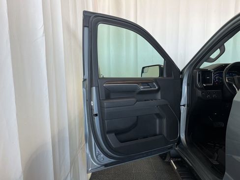 Used 2025 Chevrolet Silverado 1500 LT AWD/4WD image 16