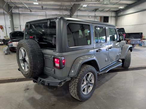 Used 2019 Jeep Wrangler Unlimited Sahara w/ Cold Weather Group AWD/4WD image 3